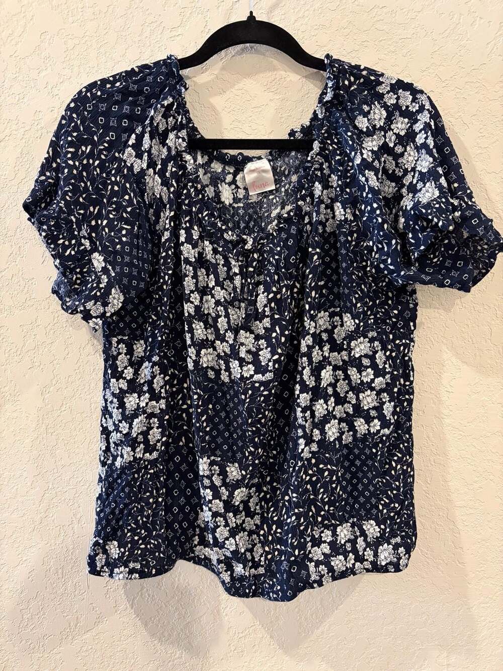 Luna Blouse Top Womens 1X Navy White Floral Round Neck